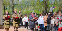 Жители деревни Покровское возложили цветы к памятнику павшим солдатам - Regions.Ru
