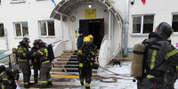 Пожарные против условного огня: как спасатели оттачивали мастерство в Новопетровской школе‑интернате - Regions.Ru