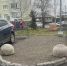 Безопасность жителей: свыше 50 бетонных полусфер установили во дворах Истры, Дедовска и Черной - Regions.Ru